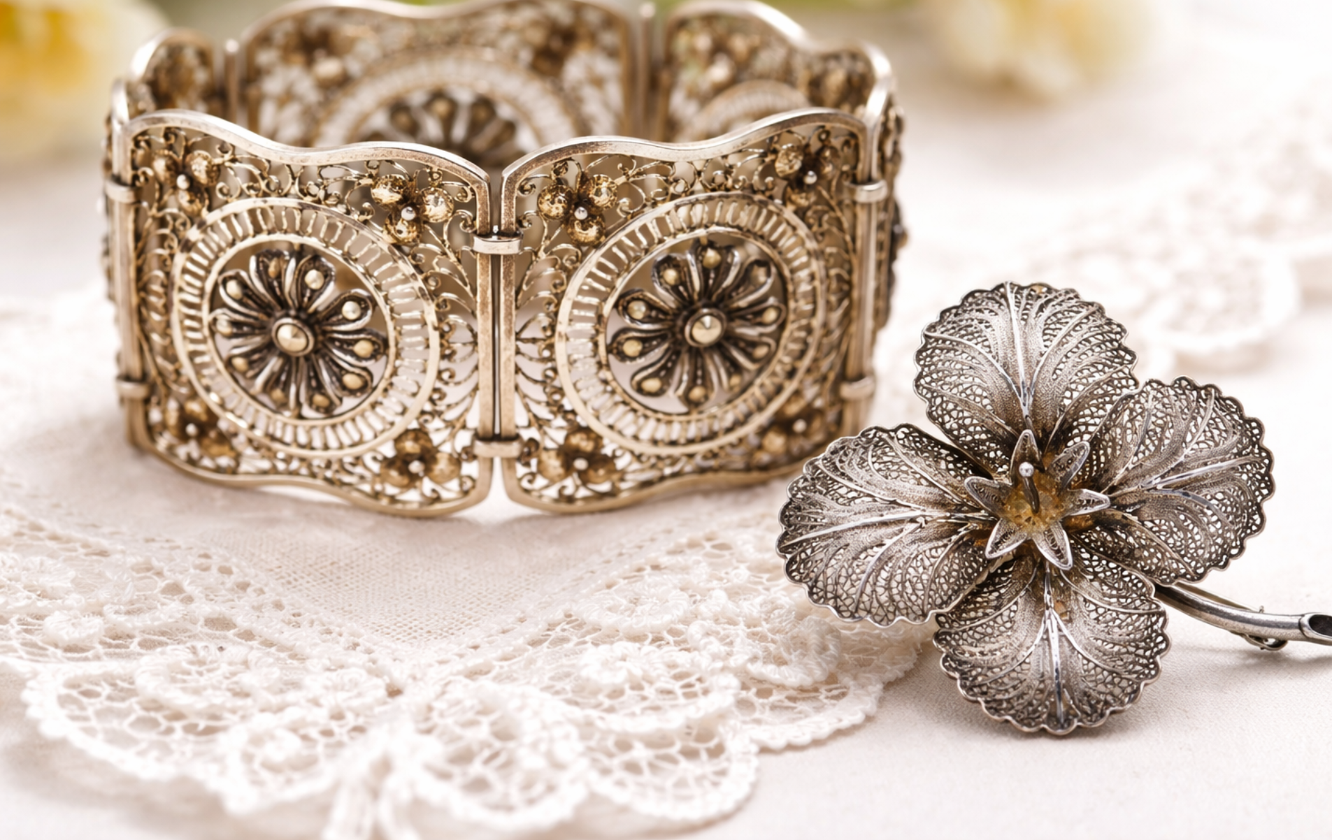 detaliu filigran bijuterie vintage argint lucrata manual