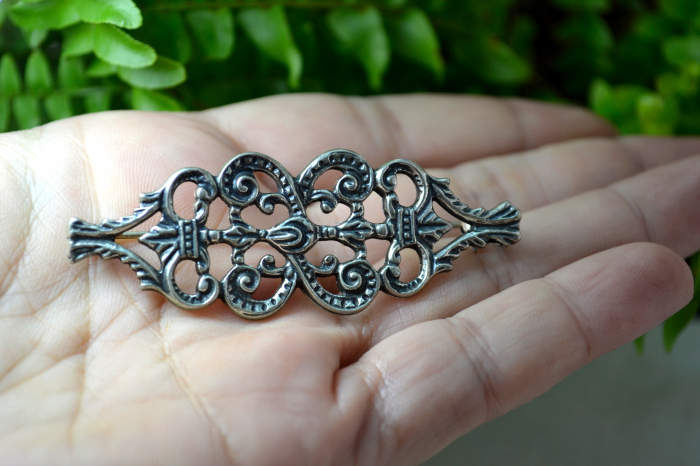 Brosa argint veche, estetica Baroque, semnata BAS [3]