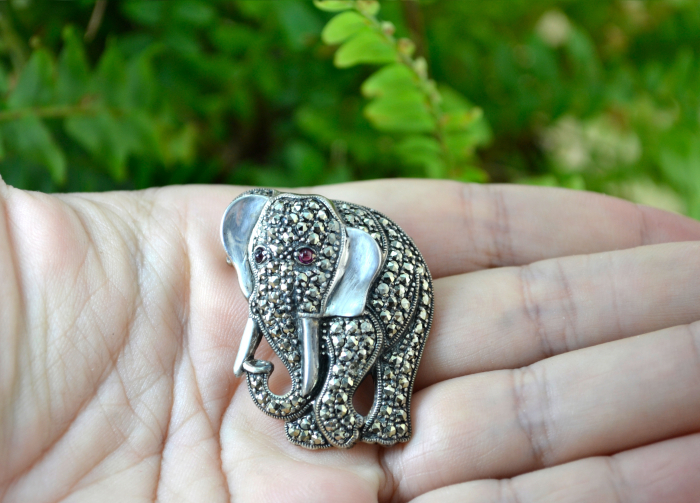 Brosa argint vintage model Elefant simbol al norocului al prosperitatii decorat marcasite rubine [2]