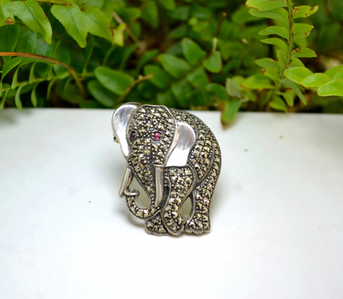 Brosa argint vintage model Elefant simbol al norocului al prosperitatii decorat marcasite rubine [4]