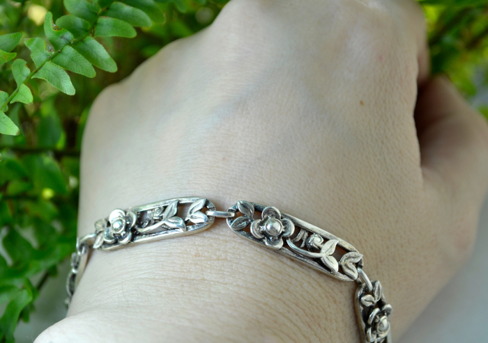 Bratara argint antica, design floral [2]