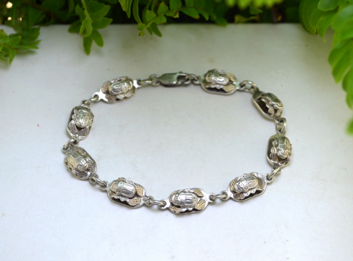 Bratara argint vintage, Scarabei regali [4]