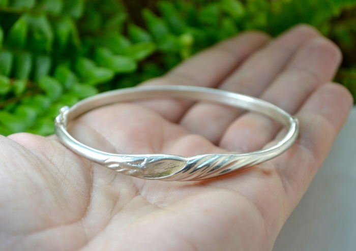 Bratara modernista argint, stil minimalist biomorphic jewelry semnata autor danez [3]