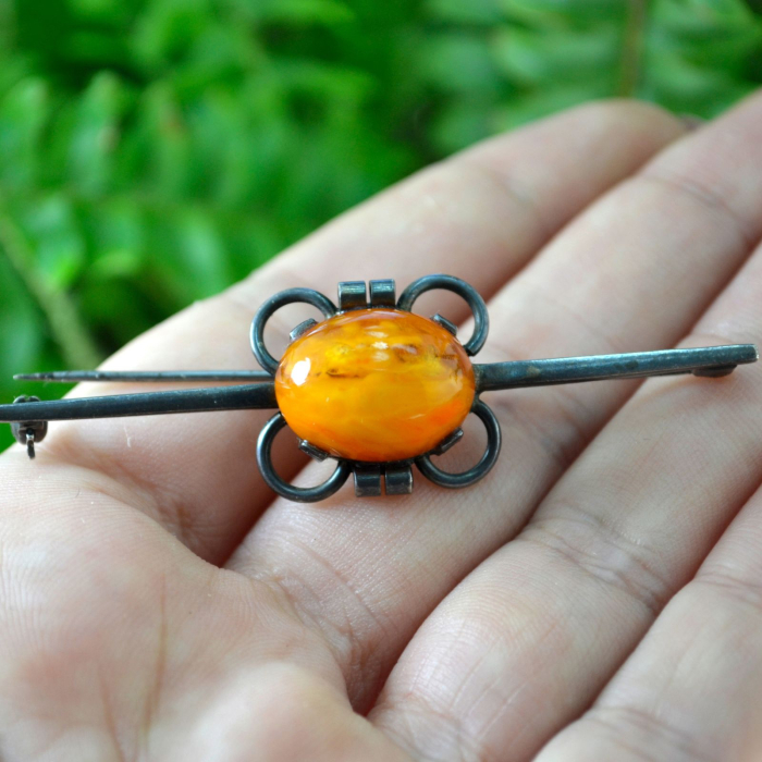 Brosa argint Mid century decorata Lucite like Amber design modernist scandinav [2]