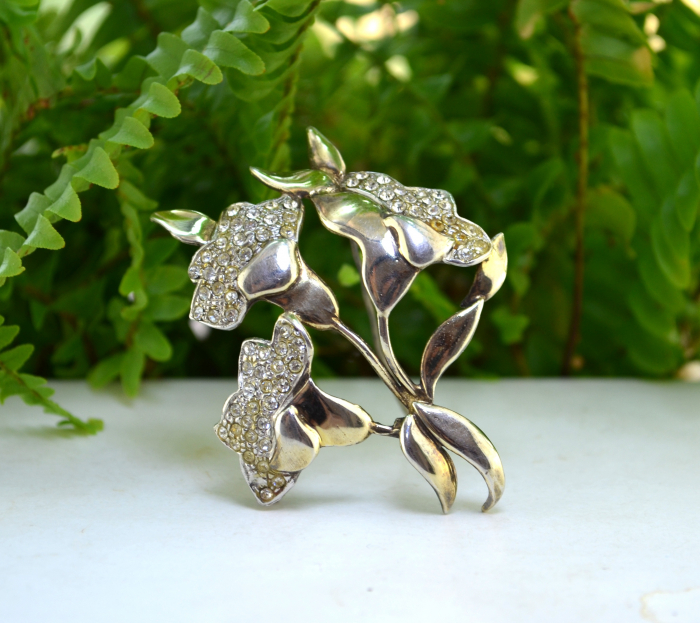 Brosa argint usor aurit, model Flori de crin [4]