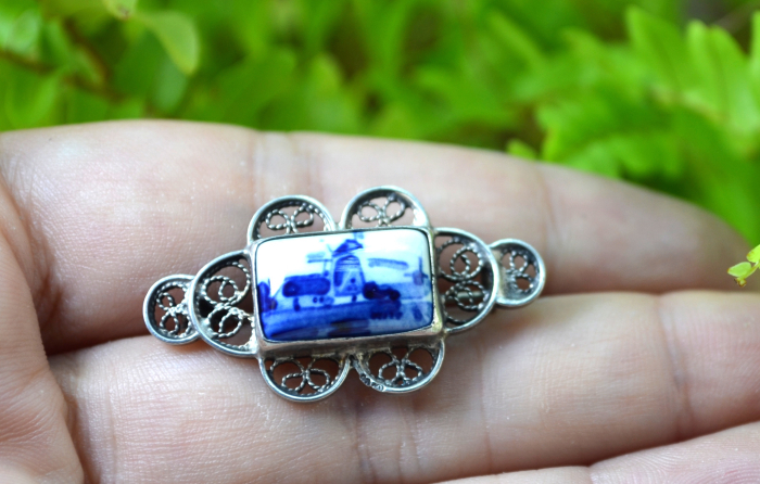 Brosa argint veche cu portelan Delft [2]