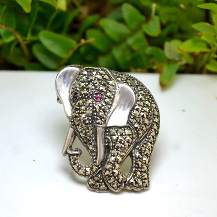Brosa argint vintage model Elefant simbol al norocului al prosperitatii decorat marcasite rubine [4]