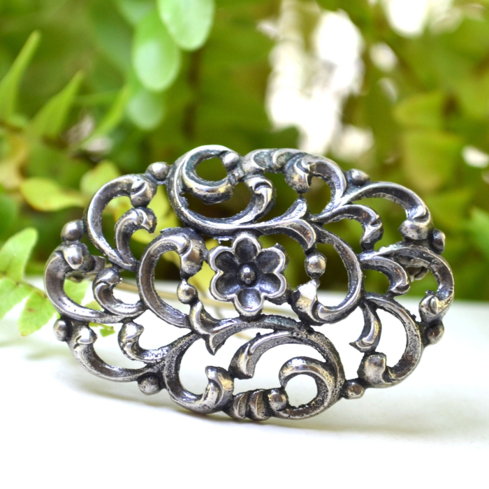Brosa argint vintage, estetica Neo-Baroque [4]