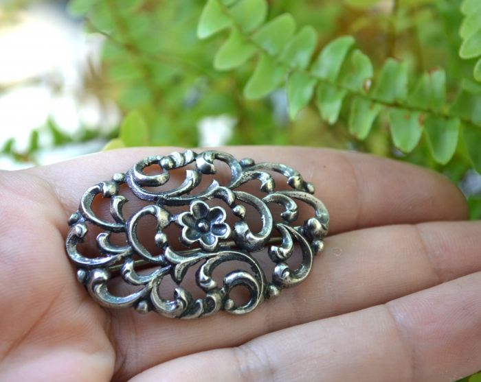 Brosa argint vintage, estetica Neo-Baroque [2]