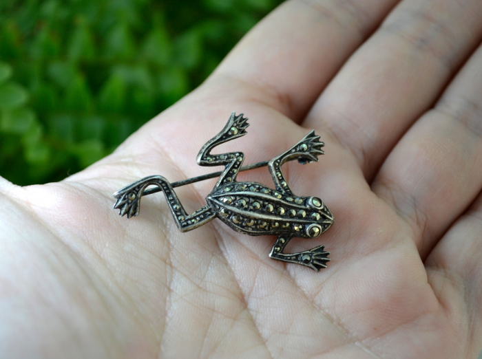 Brosa argint vintage model broscuta topaitoare marcasite [2]