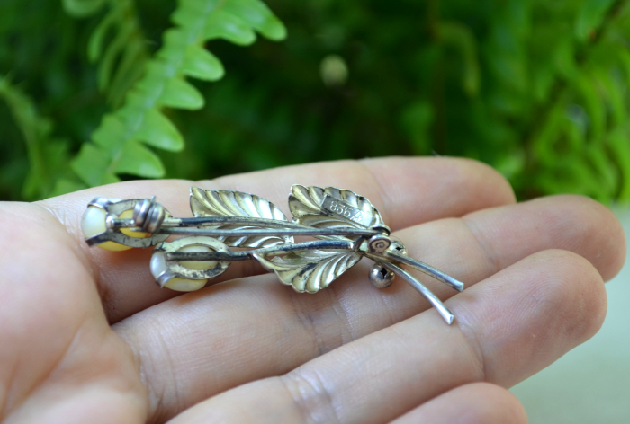 Brosa argint vintage, model "Ghiocei", perle decorative [3]