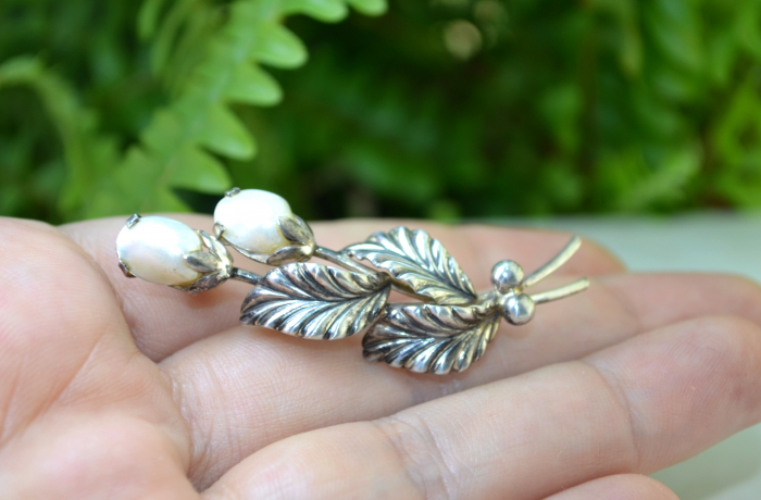 Brosa argint vintage, model "Ghiocei", perle decorative [2]