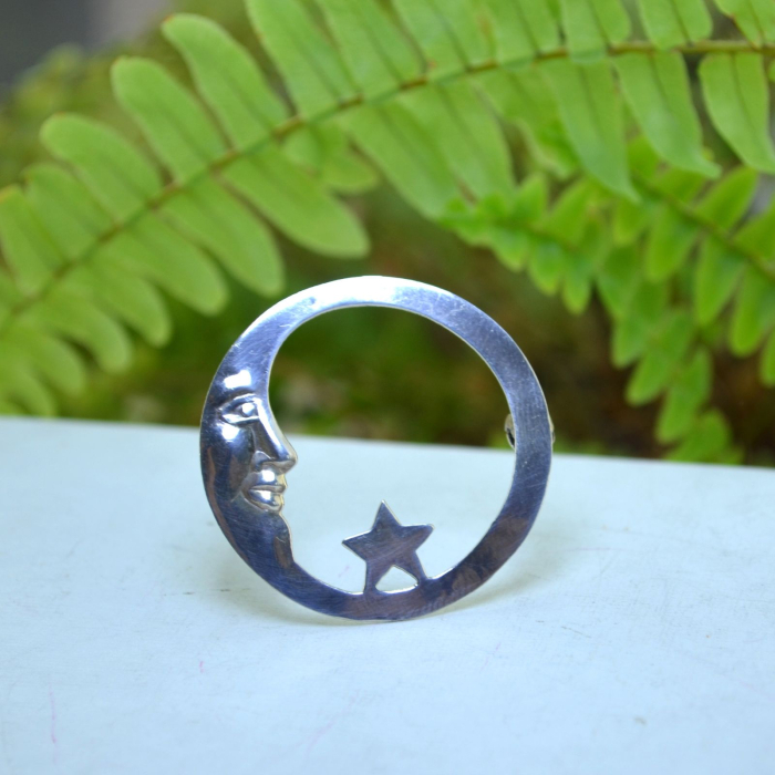Brosa argint vintage, model Luna, simbol protectie A Vintage Collection [3]