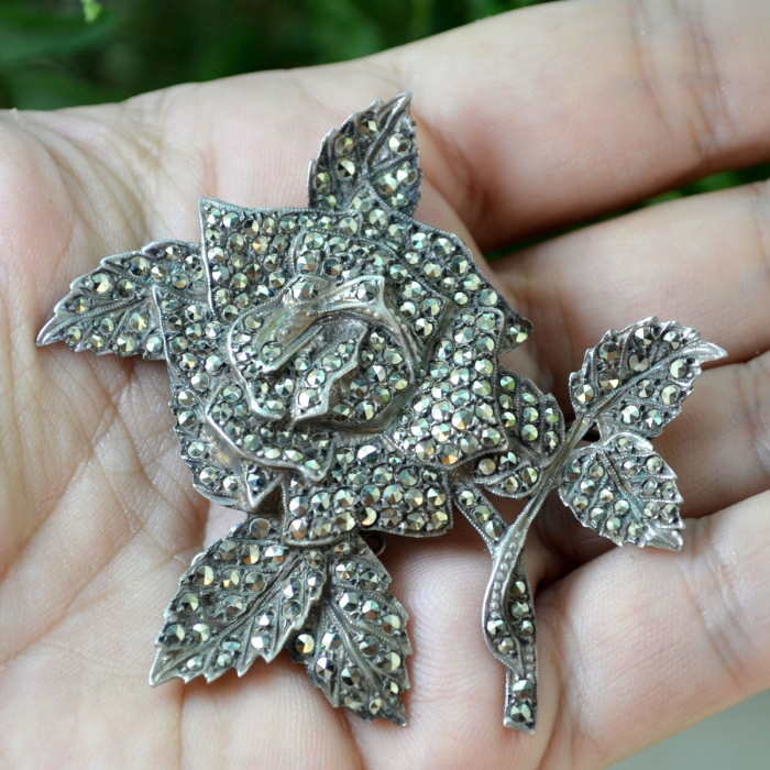 Brosa din argint interbelica model Trandafir marcasite [2]