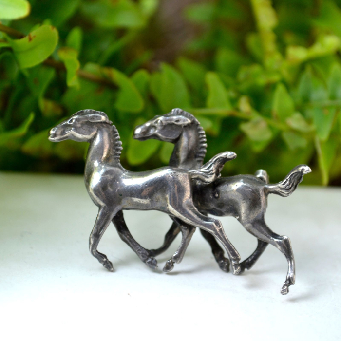 Brosa din argint masiv vintage, model "Horses" [4]