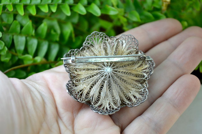 Brosa romaneasca argint vintage model floral lucrata manual filigran coral rosu [3]