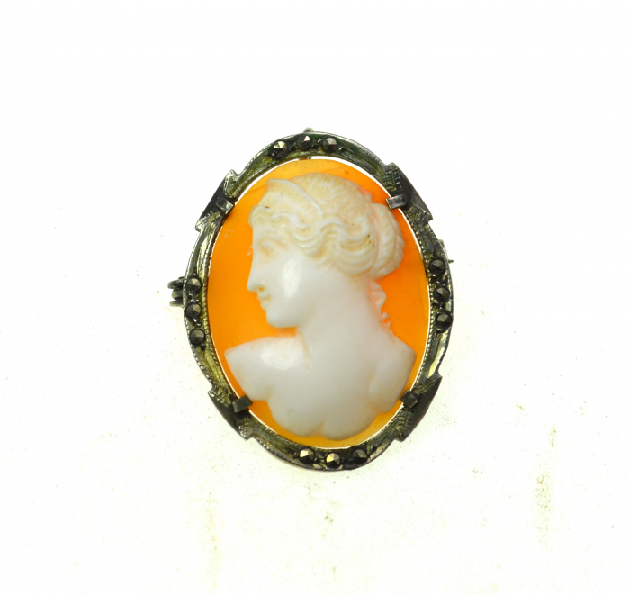 Camée Ancien Art Déco En Argent 950 Avec Marcassites – Cornaline Grise, 6x4.5 Cm
