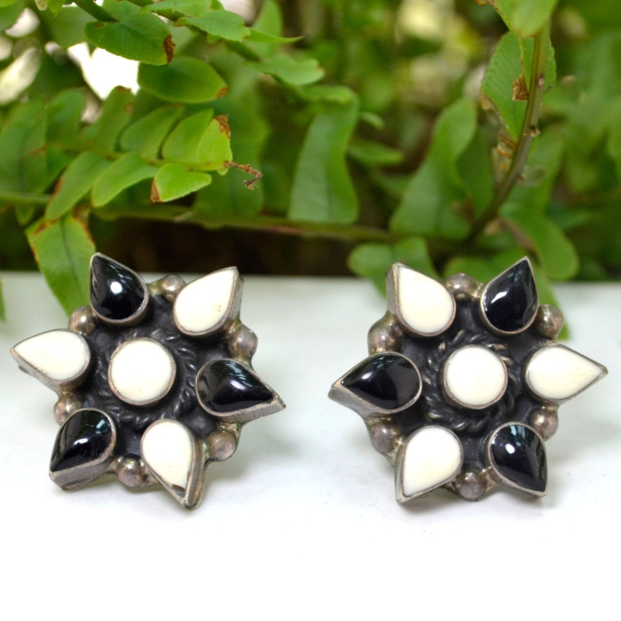 Cercei argint vintage email bicolor model floare black white atelier mexican [4]