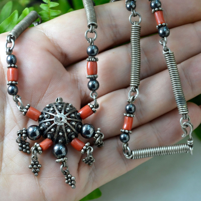 Colier argint etnic vintage, hematite si corali [2]