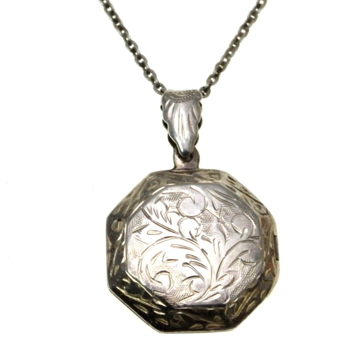 Lant argint cu foto locket gravat, design victorian A Vintage Collection [1]