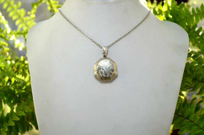 Lant argint cu foto locket gravat, design victorian A Vintage Collection [4]