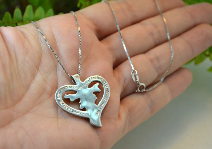 Lant argint cu pandant argint religios Inima lui Iisus decorat elemente aurite [4]