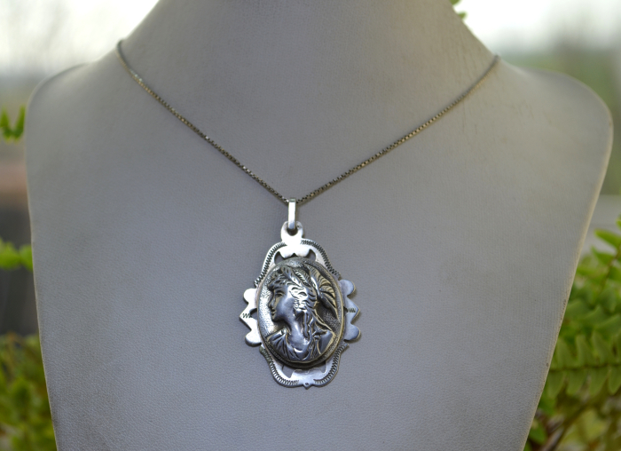 Lant argint pandant romanesc vechi, profil feminin A Vintage Collection [4]