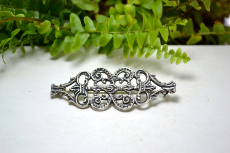 Brosa argint veche, estetica Baroque, semnata BAS [1]