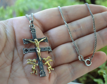 Lant argint cruce veche Caravaca, amuleta cu ingeri  A Vintage Collection [1]