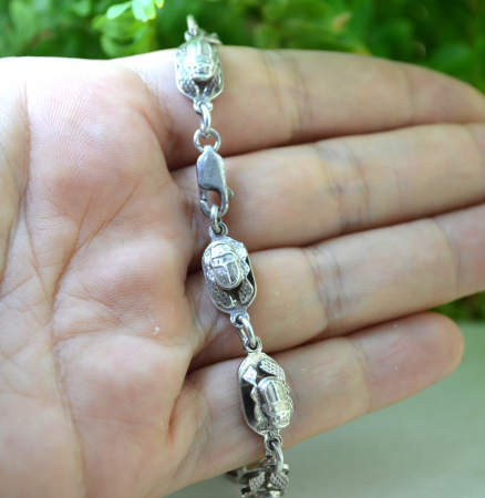 Bratara argint vintage, Scarabei regali [2]