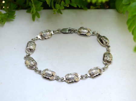 Bratara argint vintage, Scarabei regali [3]