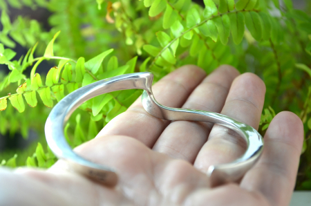 Bratara modernista argint, semnata designer britanic [1]