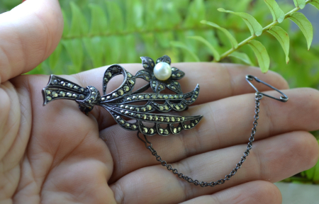 Brosa argint Art Deco, marcasite si perla A Vintage Collection [1]