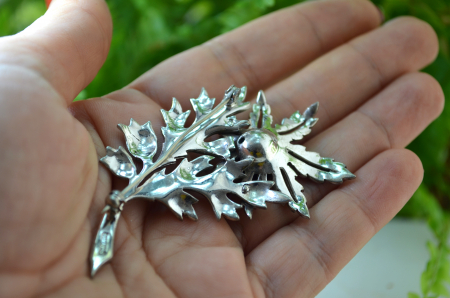 Brosa argint Armurariu vintage, marcasite si perla neagra [2]