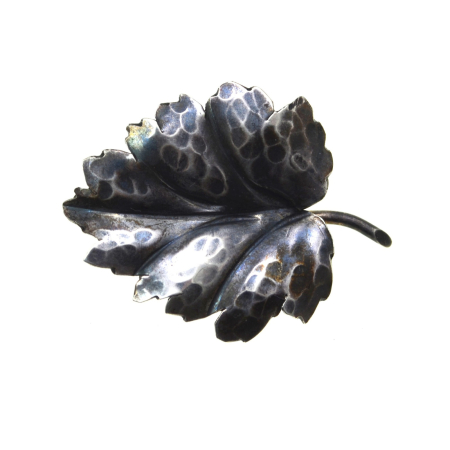 REDUCERI - Brosa argint interbelica model martelat Frunza veche antica ciocanire