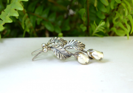 Brosa argint vintage, model "Ghiocei", perle decorative [3]