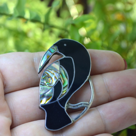 Brosa argint vintage, Tucan, onix si abalone [1]