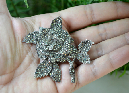 Brosa din argint interbelica model Trandafir marcasite [1]