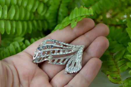 Brosa din argint vintage, rodiata, cristale Sapphire CZ [1]