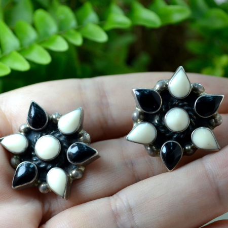 Cercei argint vintage email bicolor model floare black white atelier mexican [1]