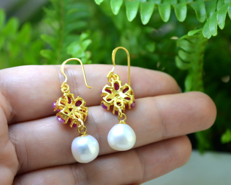 Cercei din argint aurit, rubine si perle naturale [2]