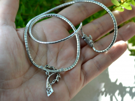 Colier argint rodiat model Snake Omega cristale sapphire [2]