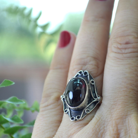 Inel argint vintage, granat cabochon, stil Neo-gotic A Vintage Collection [1]