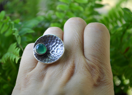 Inel argint vintage martelat, Green Chalcedony [2]