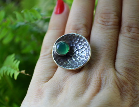 Inel argint vintage martelat, Green Chalcedony [1]