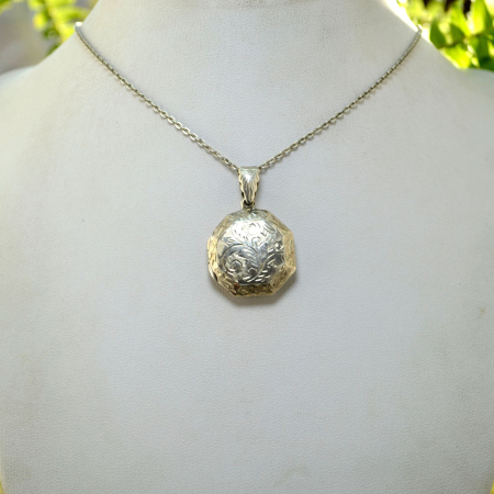Lant argint cu foto locket gravat, design victorian A Vintage Collection [3]