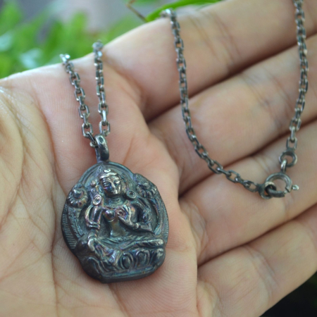 Lant argint cu pandant budist vintage, amuleta tibetana A Vintage Collection [1]