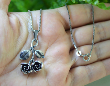Lant argint cu pandant vintage, model "Trandafir", semnat [1]