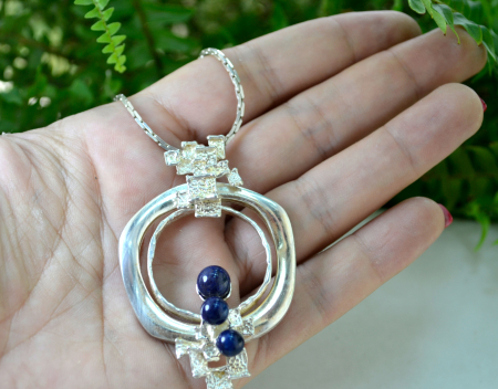 Lant argint la baza gatului pandant Mid-century lapis lazuli stil brutalist modernist [1]