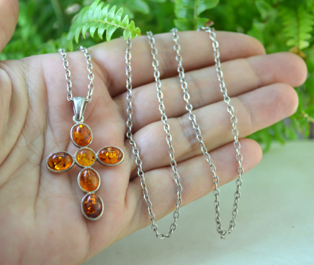 Lant argint lung cu cruce argint, chihlimbar natural [1]